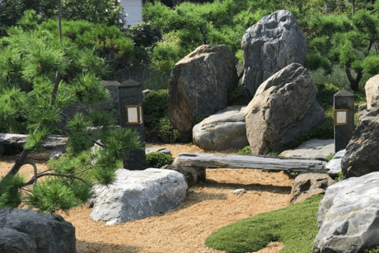 Japanse Tuinen - Stenen en begroeiing